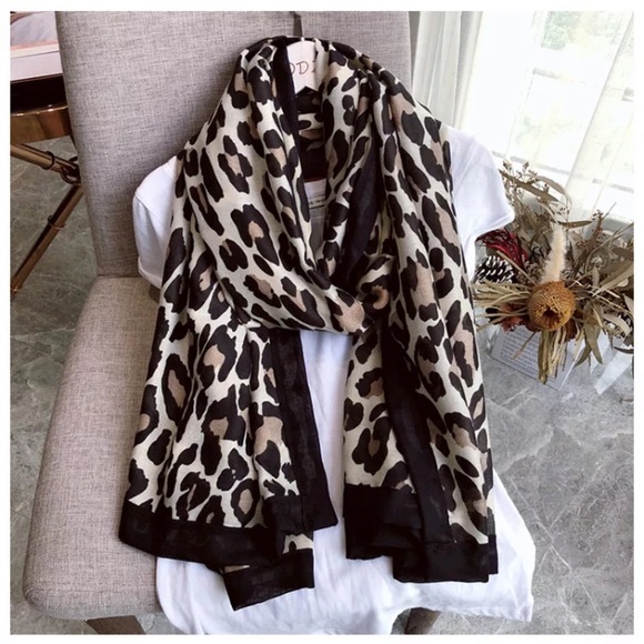 New! Large Animal Print Scarf - Picture 2 of 11